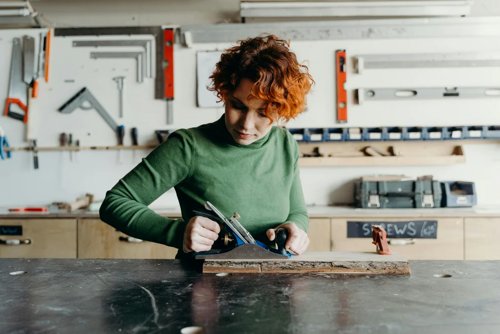 Should You Start a Side Business? Pros and Cons Revealed